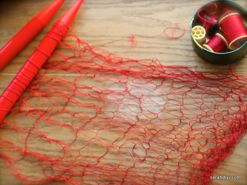 thread knitting on needles