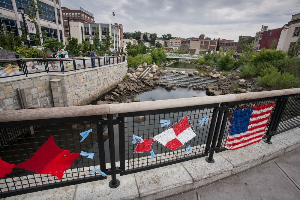 Yonkers Yarn Bombing  | Photo by Lester Millman | SarahDivi.com