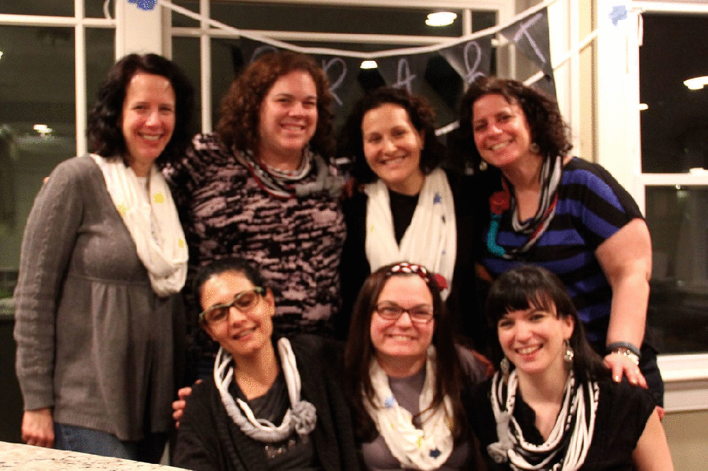 Ladies Craft Night | Crafts, Laughs, Friends | www.sarahdivi.com